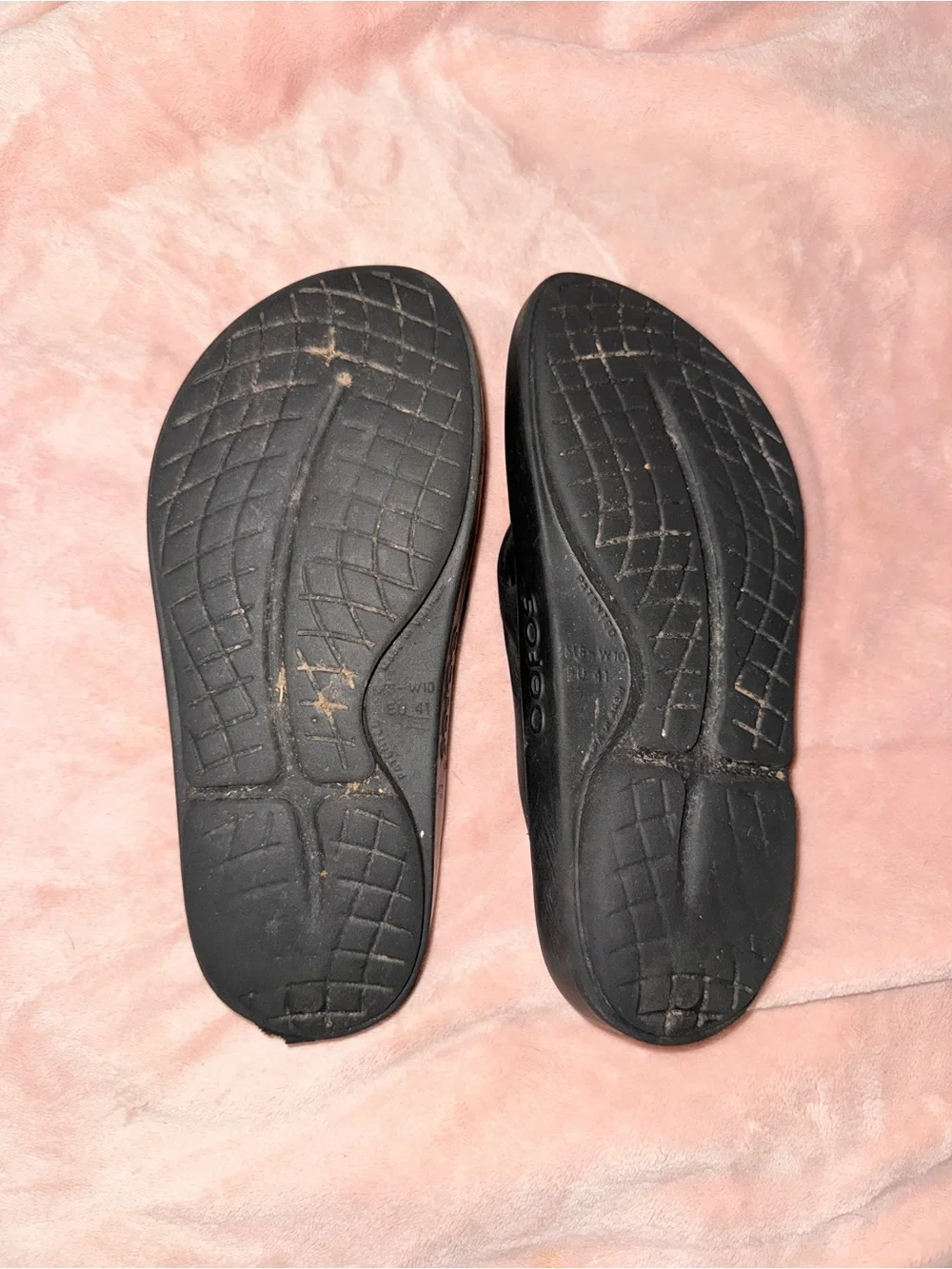 OOFOS Black Women's Flip Flop Sandals
